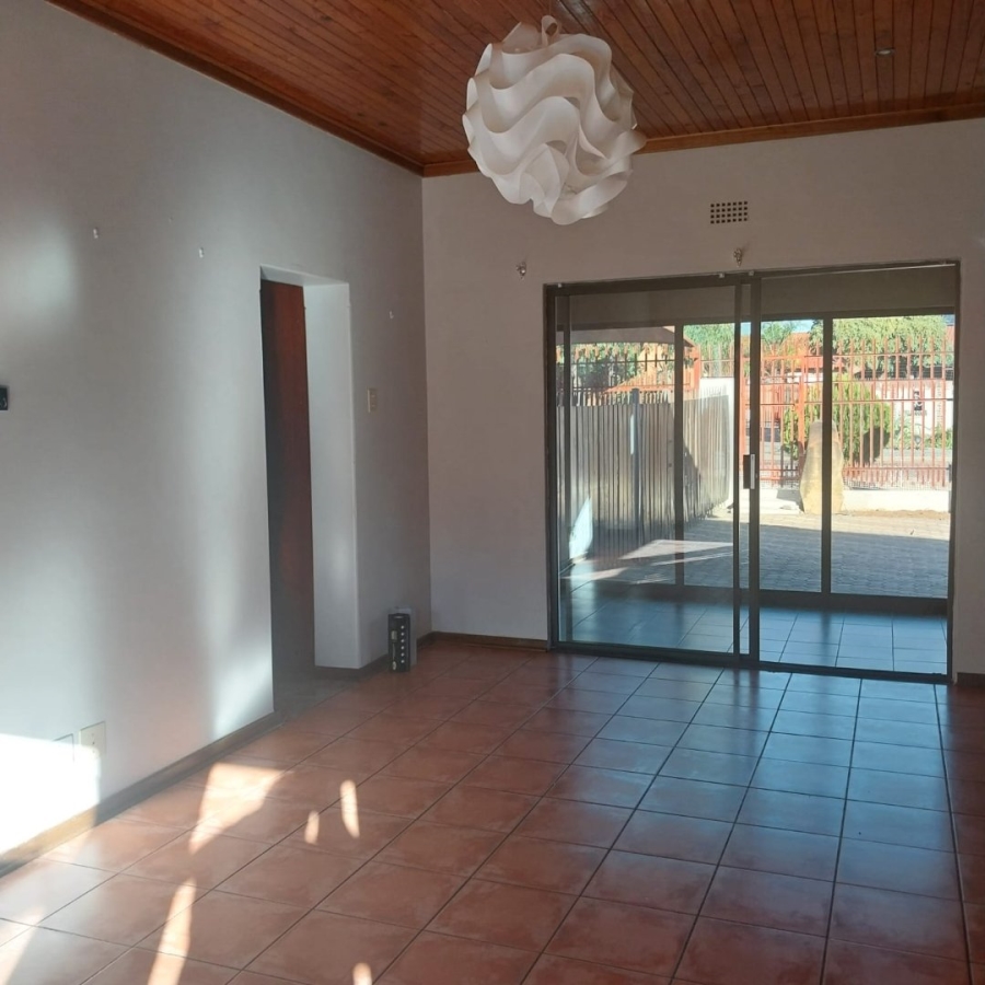 3 Bedroom Property for Sale in Rhodesdene Northern Cape